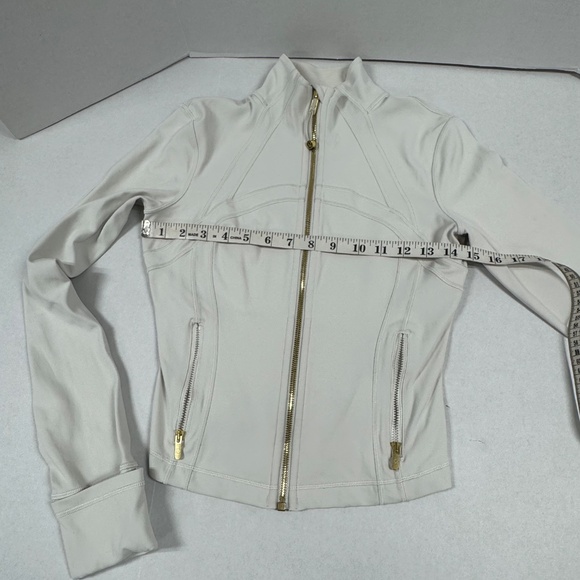 LULULEMON Define Jacket - Size 6. - Picture 9 of 14